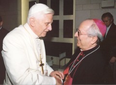 Mons. Talucci e Sua Santità Papa Benedetto XVI.jpg